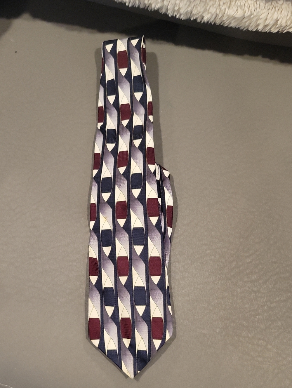 Oscar de la Renta Navy, Burgundy & White Geometric Silk Tie